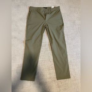 Banana Republic Men’s Slim Fit City Pant
